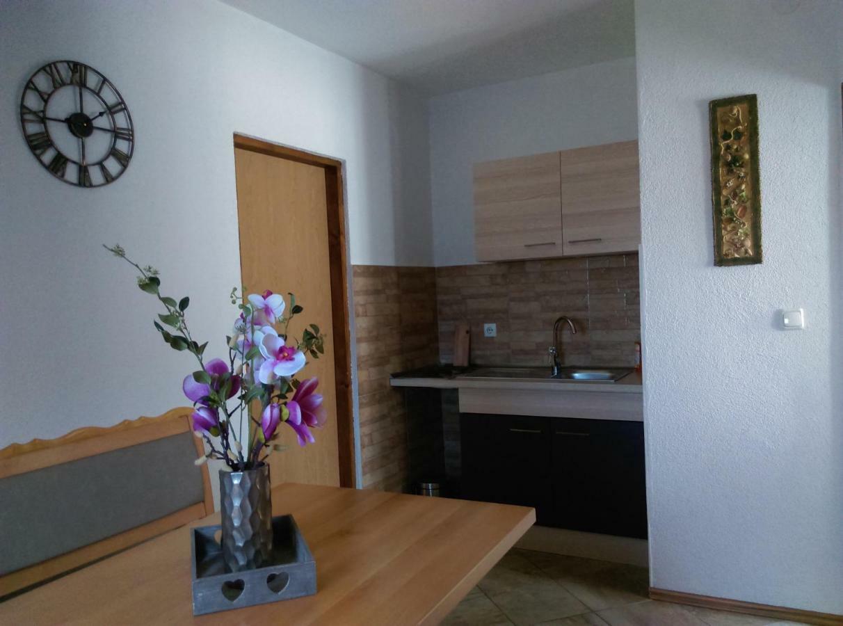 Apartamento House Sara Korenica Exterior foto